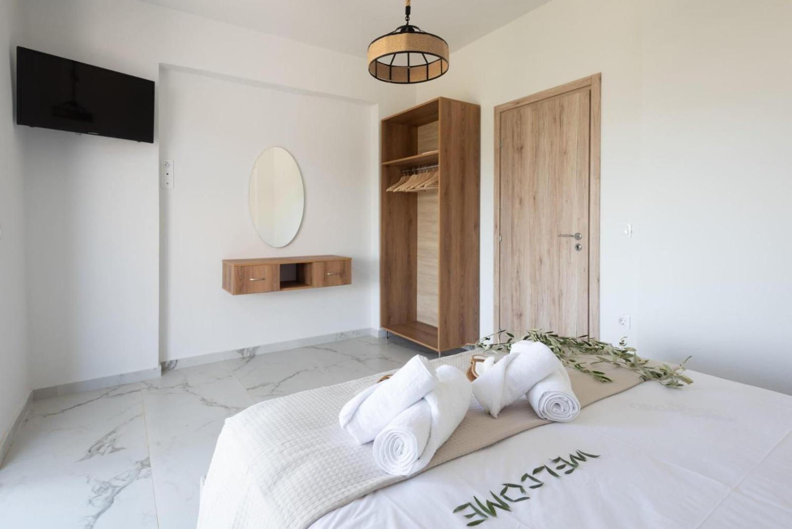 Three Charites Resort Gialova Exterior photo