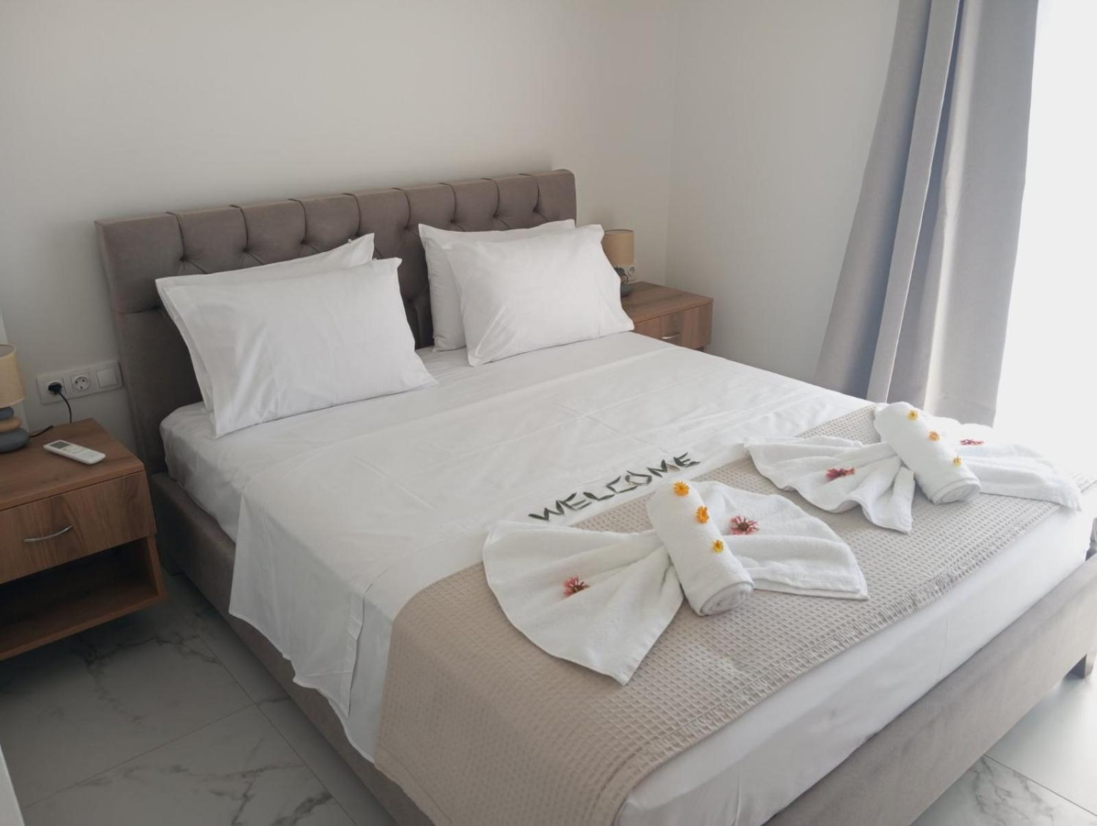 Three Charites Resort Gialova Exterior photo