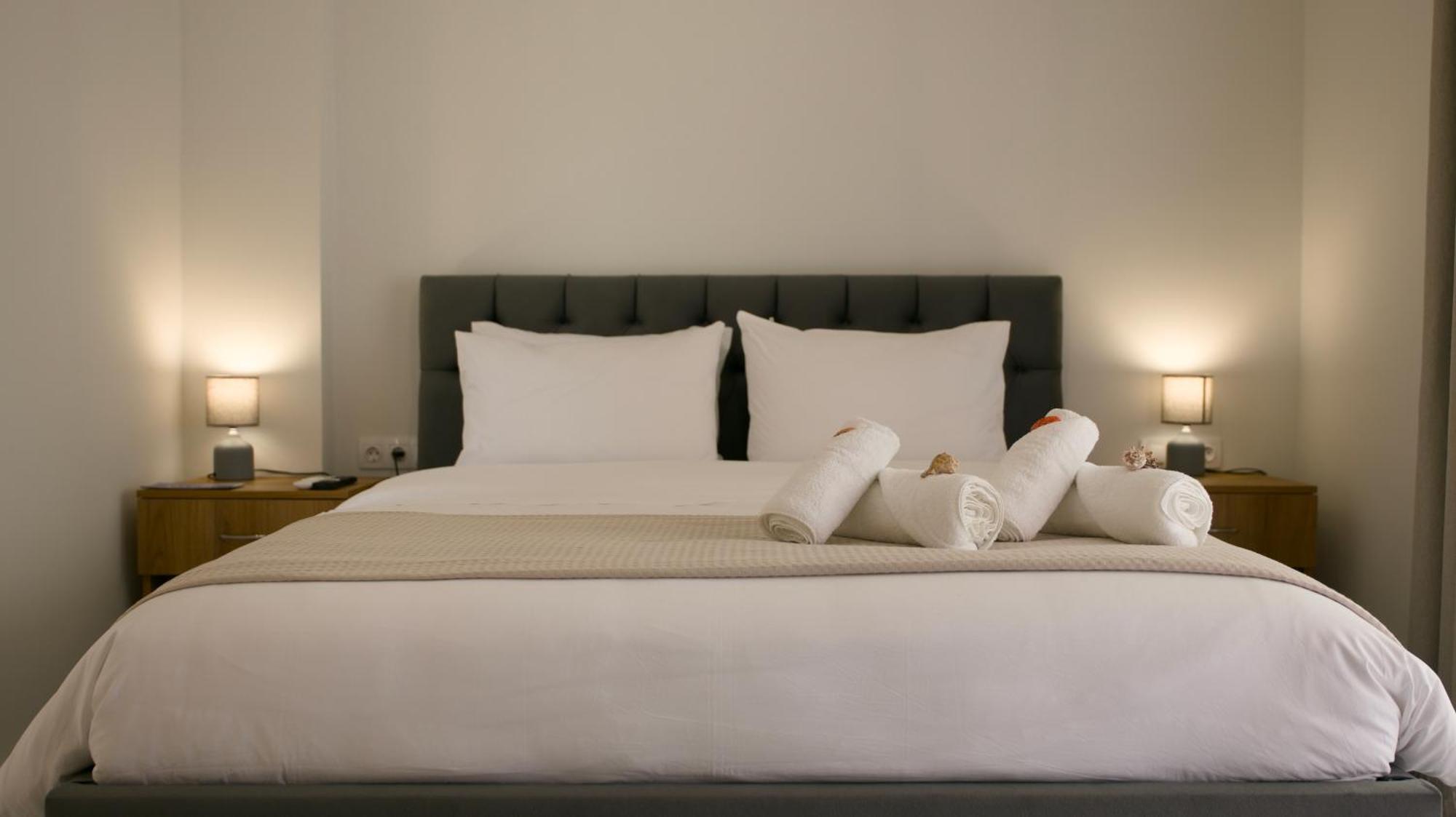 Three Charites Resort Gialova Exterior photo