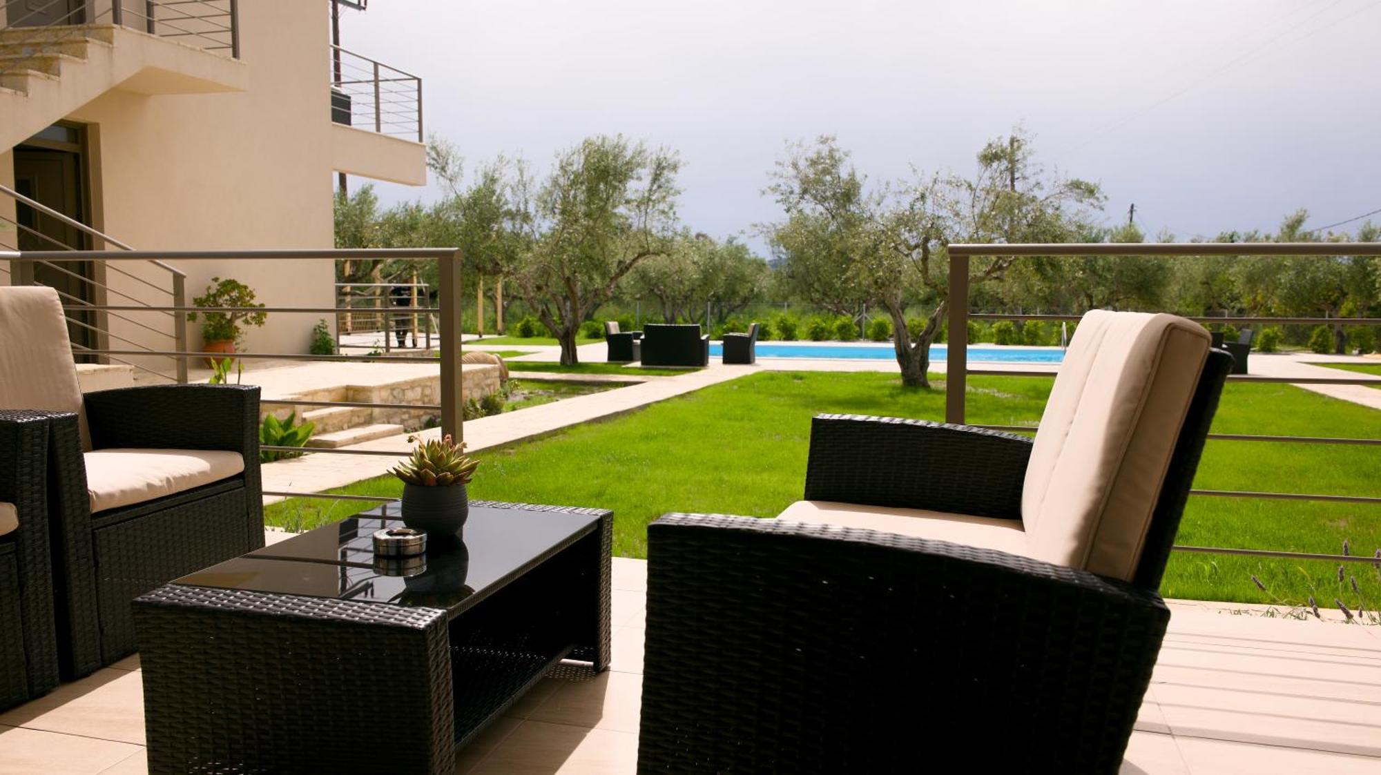 Three Charites Resort Gialova Exterior photo