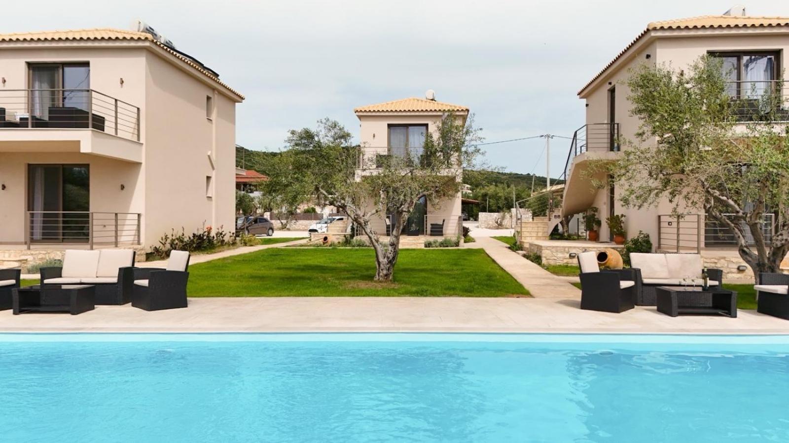 Three Charites Resort Gialova Exterior photo