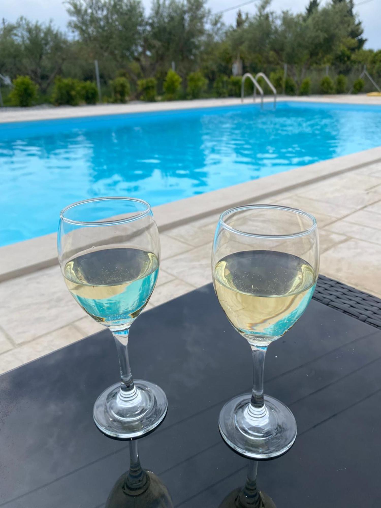 Three Charites Resort Gialova Exterior photo