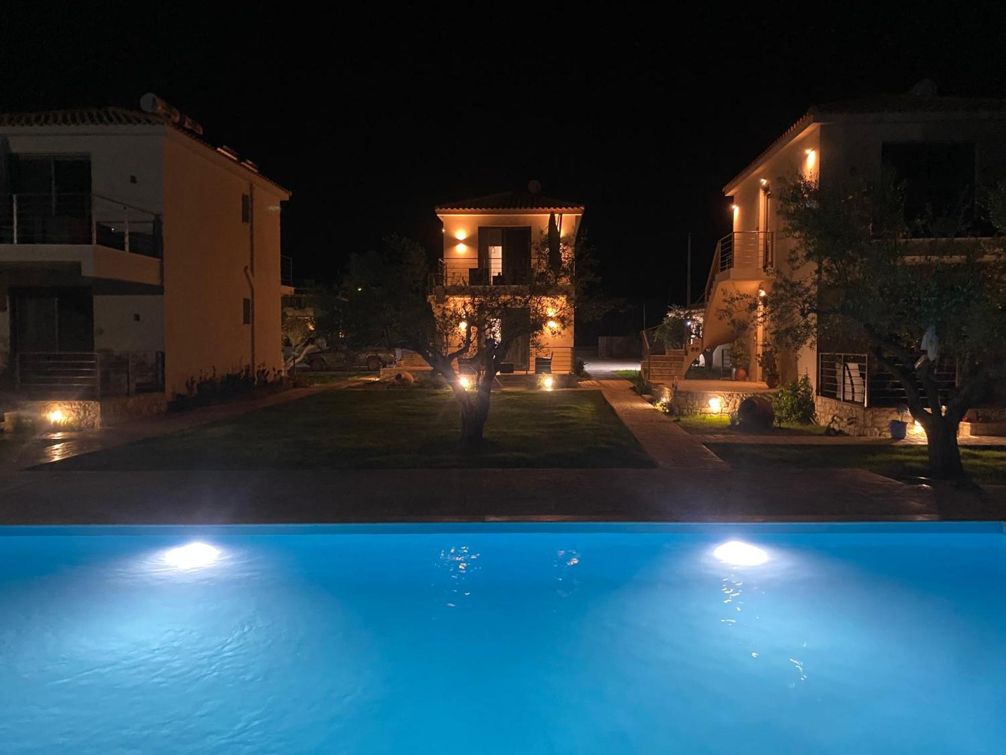 Three Charites Resort Gialova Exterior photo
