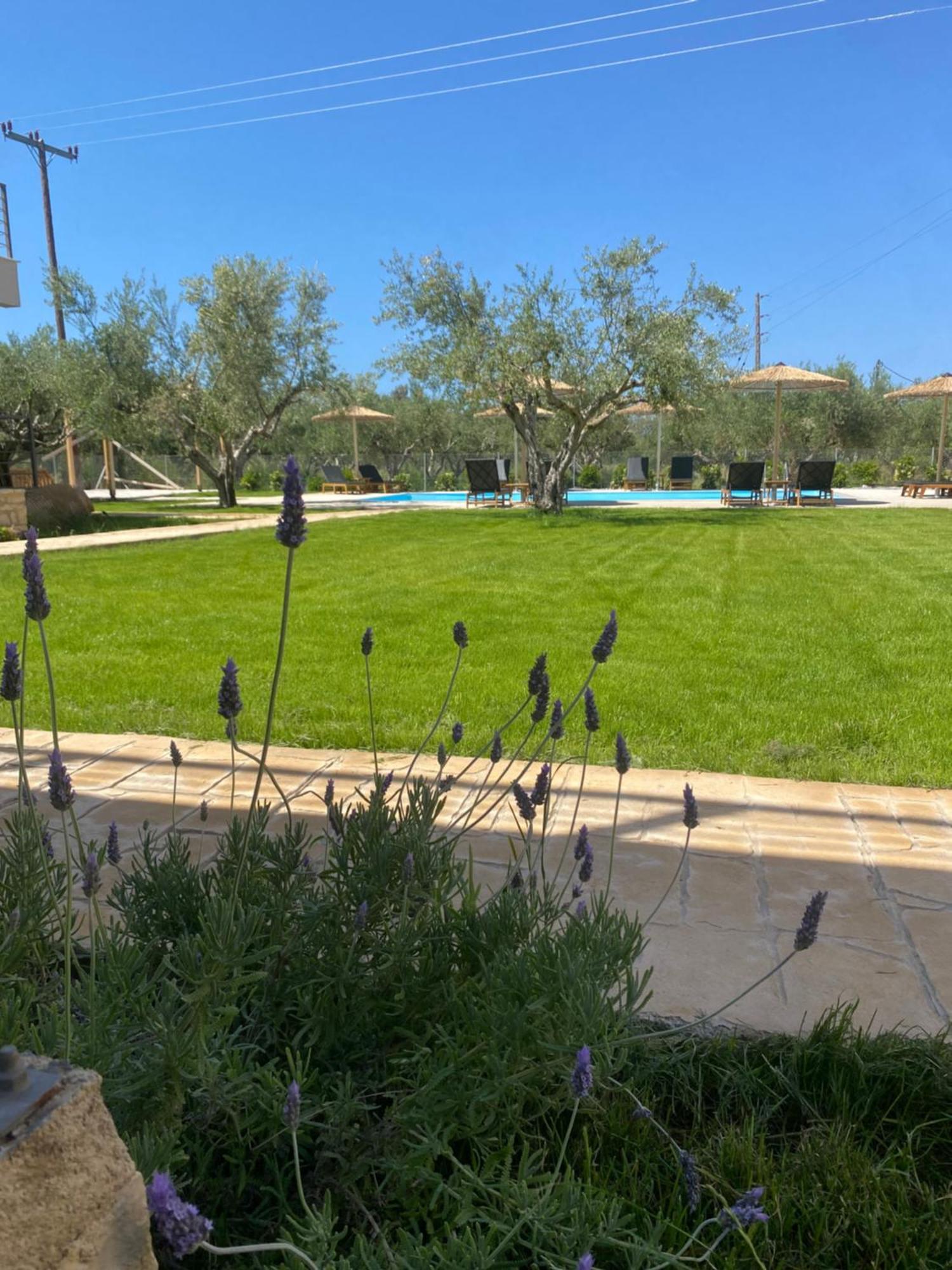Three Charites Resort Gialova Exterior photo